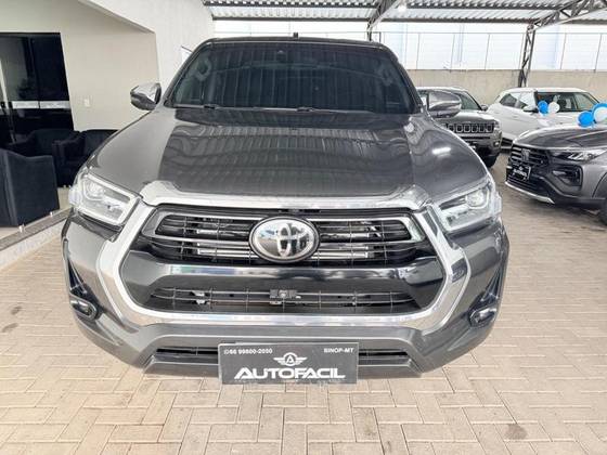 TOYOTA HILUX SW4 2.8 D-4D TURBO DIESEL SRX 4X4 AUTOMÁTICO